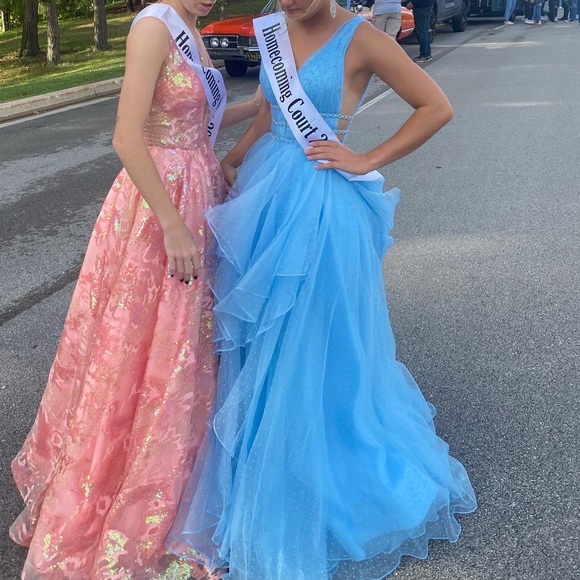 Gorgeous light blue Sherri hill - Picture 4 of 6